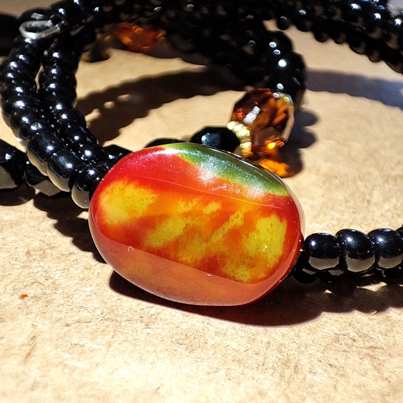 2 Black Beaded Glass Topaz Agate Fire Opal Pair of Memory Wire Bracelets - Picture 9 of 16